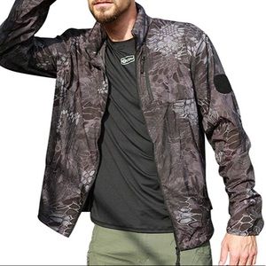 Men’s (large) black camo windbreaker